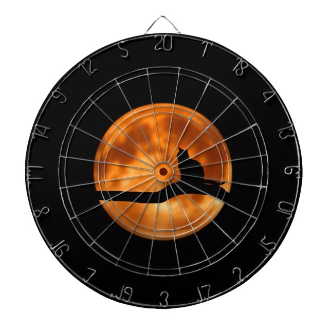 Silhouette einer Schwarzen Katze in einem Baumkron Dartscheibe (vorne)