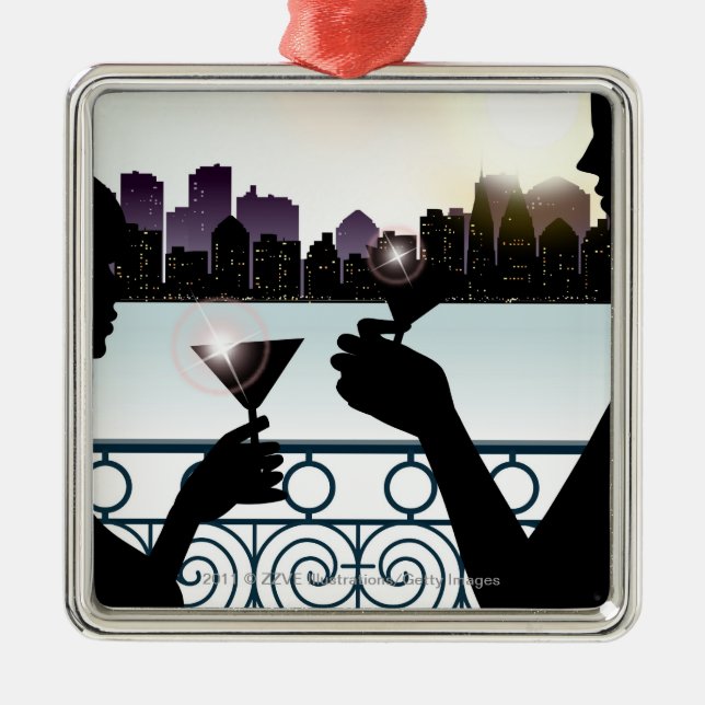 Silhouette eines Paares, das Martini-Gläser röstet Ornament Aus Metall (Vorne)