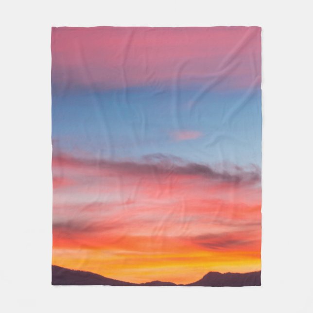 SILHOUETTE OF MOUNTAIN UNDER CLOUDY BLUE SKY PHOTO FLEECEDECKE (Vorderseite)