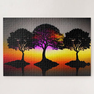 Silhouette Schwarze Bäume und farbenfroher Sonnenu