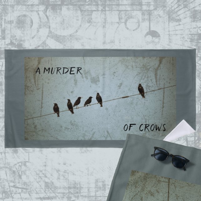 Silhouette von Crows Mystery Fan Gray and Blue Strandtuch (Von Creator hochgeladen)