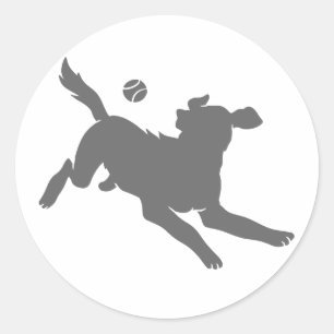 Silhouette von Hund mit Ball Runder Aufkleber