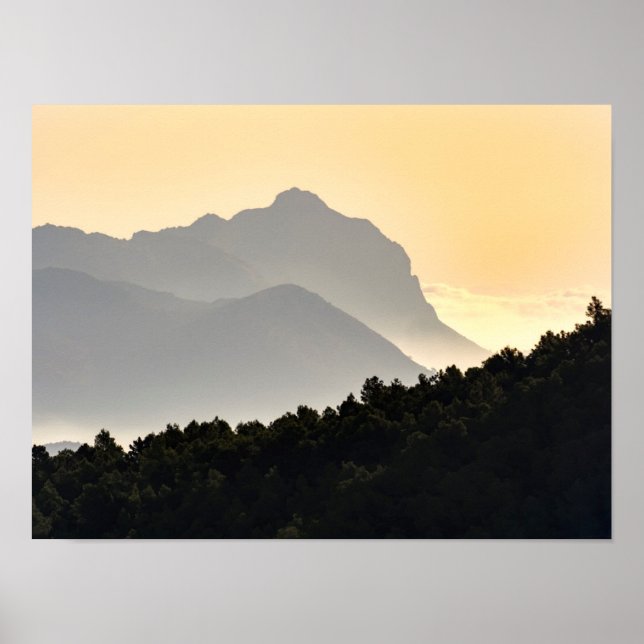 Silhouettes of Mountains Poster (Vorne)