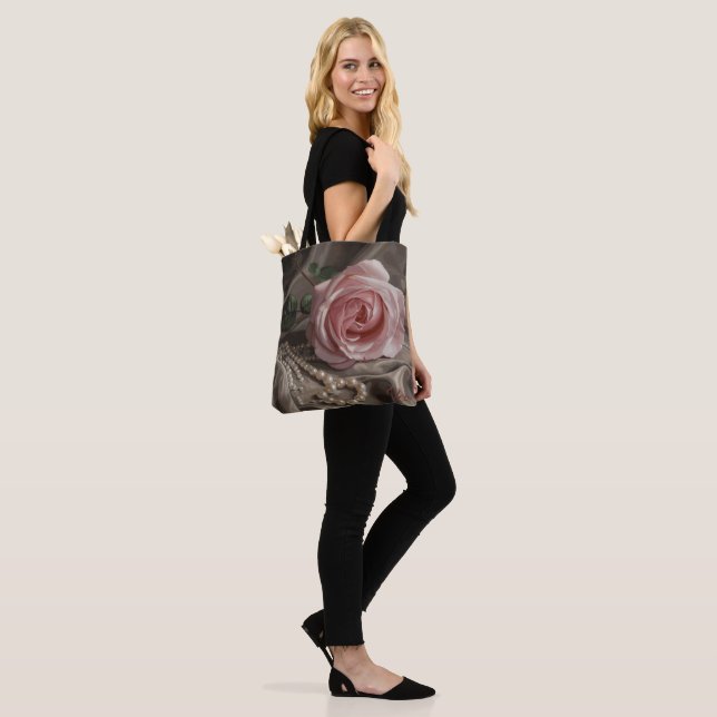 Silken-Rose Tasche (Am Model)