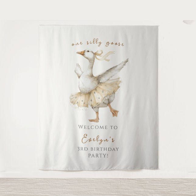 Silly Goose 3rd Birthday Watercolor Welcome Wandteppich (Vorderseite)