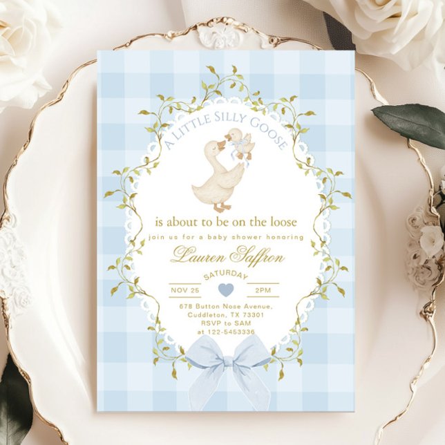 Silly Goose Blue Gingham Baby Boy Shower Einladung (Von Creator hochgeladen)