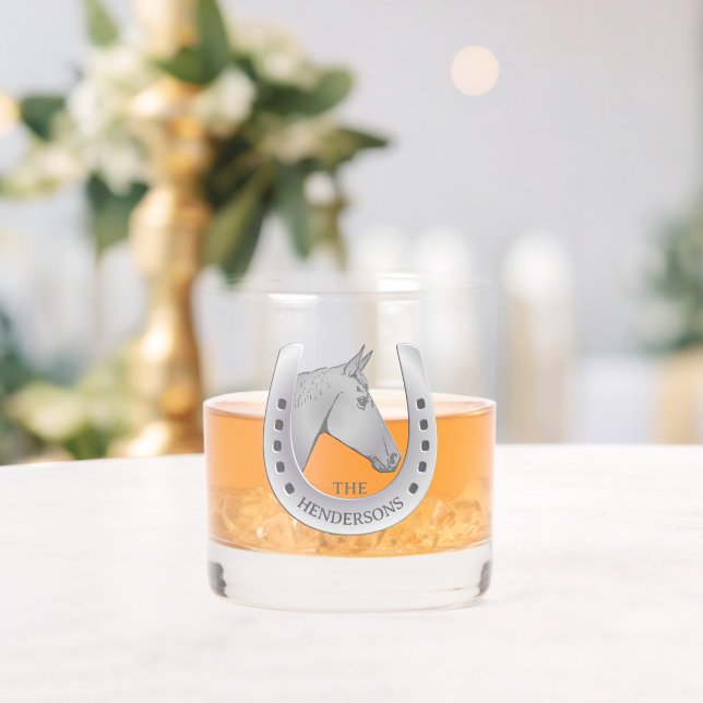 Siluesterhase und HufeisenEmblem Personalisiert Whiskyglas (Insitu (Hochzeit))