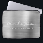 Silver Beruflich Metallic Monogram Business Laptopschutzhülle<br><div class="desc">Moderne Silver Girly Make Up und Hair Beauty Salon Imitats Metallic rostfrei elegante Monogram Werbeplakette oder Sleeve Werbe-Case. Dieses klassische berufliche Business-Computergehäuse kann so angepasst werden,  dass es Ihren mit Monogramm Skriptsignaturnamen und Ihren Beruf oder Ihre Position als Jobtitel enthält.</div>