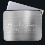Silver Beruflich Metallic Monogram Business Laptopschutzhülle<br><div class="desc">Moderne Silver Girly Make Up und Hair Beauty Salon Imitats Metallic rostfrei elegante Monogram Werbeplakette oder Sleeve Werbe-Case. Dieses klassische berufliche Business-Computergehäuse kann so angepasst werden,  dass es Ihren mit Monogramm Skriptsignaturnamen und Ihren Beruf oder Ihre Position als Jobtitel enthält.</div>