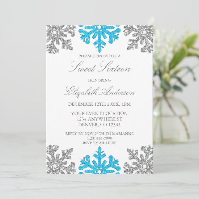 Silver Blue Snowflake Winter Sweet 16 Einladung (Stehend Vorderseite)