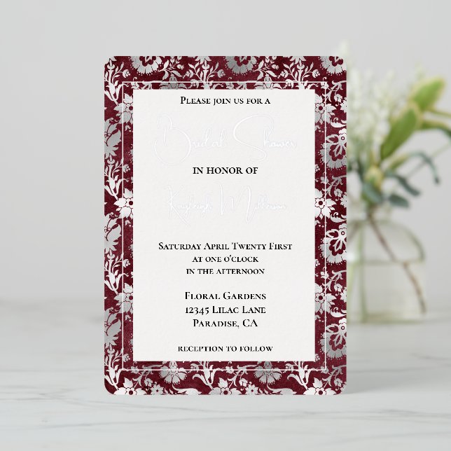 Silver Burgundy Red Floral Brautparty Folieneinladung (Stehend vorne)