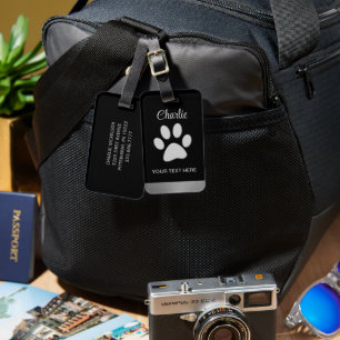 Silver Dog Paw auf schwarzem Hintergrund Gepäckanhänger