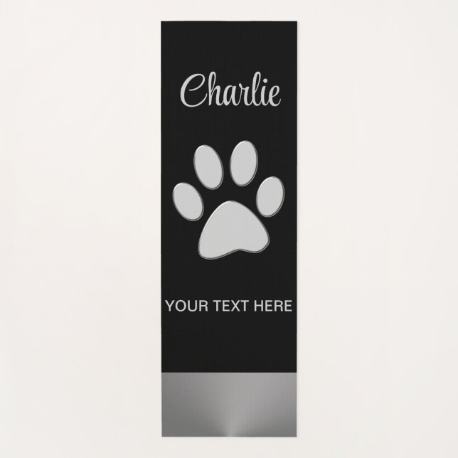 Silver Dog Paw auf schwarzem Hintergrund Yogamatte (Vorderseite)