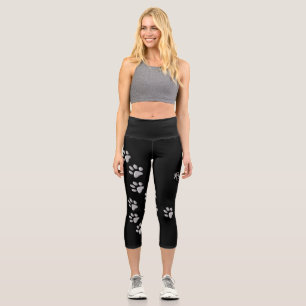 Silver Dog Paws Schwarzer Hintergrund Print Patter Capri Leggings