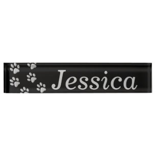 Silver Dog Paws Schwarzer Hintergrund Print Patter Namensplakette