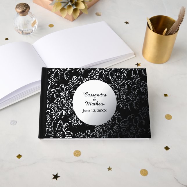 Silver Foil Daisies Romantic Floral Black Wedding Gästebuch (Vorderseite Offen)