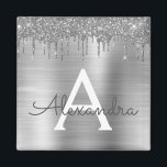 Silver Glitter Brushed Metal Monogram Name Magnet<br><div class="desc">Silber-Imitate belichten metallischen Sparkle-Glitzer gebürstete Metal Monogram Name und Initial Party Magnet. Das macht den perfekten 16 Geburtstag,  Hochzeit,  Brautparty,  Jubiläum,  Babydusche oder Junggeselinnen-Abschied Geschenk für jemanden,  der Lieben glamourösen Luxus und schicke Stile.</div>