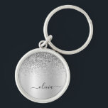 Silver Glitter Glam Metal Monogram Schlüsselanhänger<br><div class="desc">Silber-Imitate belichten metallische Sparkle-Glitzer gebürstete Metal Monogram Name Keychains (Key Chain). Das macht den perfekten 16 Geburtstag,  Hochzeit,  Brautparty,  Jubiläum,  Babydusche oder Junggeselinnen-Abschied Geschenk für jemanden,  der Lieben glamourösen Luxus und schicke Stile.</div>