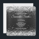Silver Glitzer Black Foil 40th Birthday Monogram Einladung<br><div class="desc">Eine glamouröse mit Monogramm 40. Geburtstagsfeier mit abgerundeter Eckform für sie. Imitate funkelnd silberner Glitzer gegen ein koordinierendes Imitat glänzend schwarz gebürstete Metallfolienbild. Das extravagante kalligraphische Monogramm und Text können individuell angepasst werden. Die Schattentextebenen können entfernt oder die Farbe geändert werden. Das ganze Glanz und Glanz dieses modernen, mädchenhaften Designs...</div>