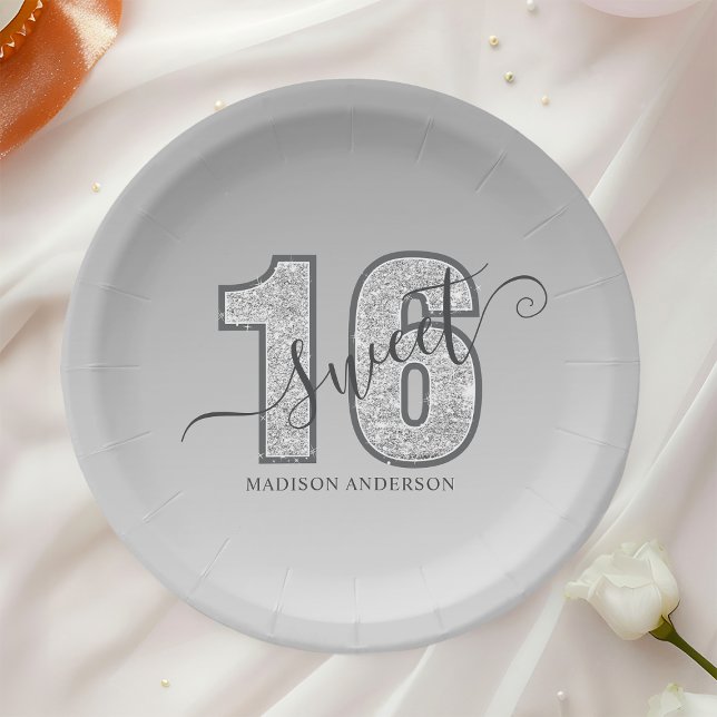 Silver Glitzer Script Sweet 16 Pappteller (Von Creator hochgeladen)