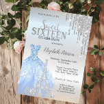 Silver Glitzer Tropfen, Kleid, Eiffelturm Sweet 16 Einladung<br><div class="desc">Elegantes blaues Kleid,  Eiffelturm und silberne Glitzer-Tropfen auf silberfarbenem Hintergrund.</div>