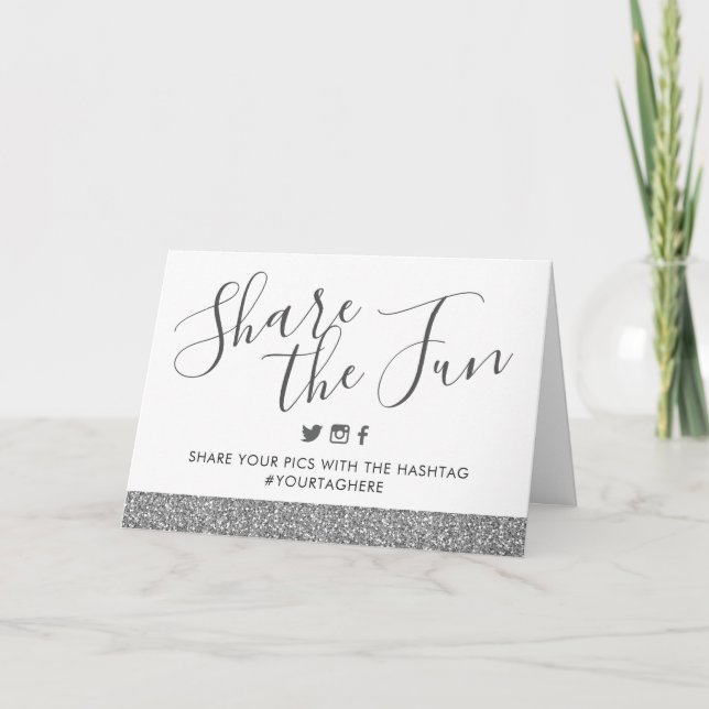 Silver Glitzer Wedding Party Hashtag Sign Table Karte (Vorderseite)