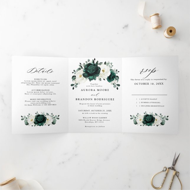 Silver Gray Ivory Floral Winter Rustikale Wedding  Dreifach Gefaltete Ankündigung (Innenseite)