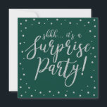 Silver & Green | 60. Geburtstagsparty Einladung<br><div class="desc">Feiern Sie Ihren besonderen Tag mit diesem silbernen und grünen,  modernen Überraschungsgeschenk Geburtstagsgeschenk-Template. Dieses Design zeichnet sich durch schicke goldtexturierte Kalligraphie und Konfetti-Hintergrund aus. Sie können den Text an jeden Geburtstag oder jedes Ereignis anpassen. (21.,  30.,  40.,  50.,  60.,  70.,  80.,  90.,  100.)</div>