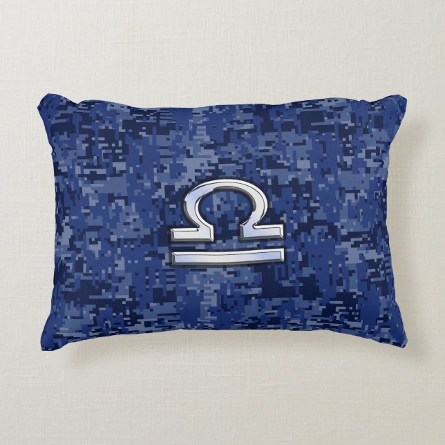 Silver Libra Zodiac Sign auf blauer digitaler Camo Zierkissen (Vorderseite)