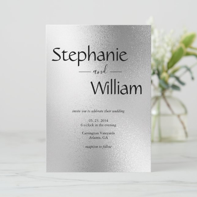 Silver Metallic Moderne Elegante Stilvolle Hochzei Einladung (Stehend Vorderseite)