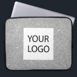 Silver Modern Glitzer - Werbung für kundenspezifis Laptopschutzhülle<br><div class="desc">Silver Modern und Berufliche Imitate Glitzer und sparkle elegante Logo Werbeaktion Corporate Notebook-Bag oder Sleeve Promotional Case für ein Geschenk für die Schönheitsindustrie. Dieser Fall kann auf Ihr Firmenlogo oder Ihr Firmenlogo angepasst werden.</div>