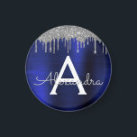 Silver Navy Blue Glitzer Brushed Metal Monogram Magnet<br><div class="desc">Silber und Navy Blue Imitats Foil Metallic Sparkle Glitzer gebürstete Metal Monogram Name und Initial Party Magnet. Das macht den perfekten 16 Geburtstag,  Hochzeit,  Brautparty,  Jubiläum,  Babydusche oder Junggeselinnen-Abschied Geschenk für jemanden,  der Lieben glamourösen Luxus und schicke Stile.</div>