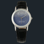 Silver Navy Blue Glitzer Giron Monogram Name Armbanduhr<br><div class="desc">Monogram Name Watch für Navy Blue und Silver Sparkle Glitzer. Dies macht den perfekten Abschluss,  Geburtstag,  Hochzeit,  Brautparty,  Jubiläum,  Babydusche oder Junggeselinnen-Abschied Geschenk für jemanden,  die Lieben glamourösen Luxus und schicke Stile.</div>