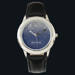 Silver Navy Blue Glitzer Giron Monogram Name Armbanduhr<br><div class="desc">Monogram Name Watch für den silbernen und navy Blue Sparkle Glitzer. Das macht den perfekten 16 Geburtstag,  Hochzeit,  Brautparty,  Jubiläum,  Babydusche oder Junggeselinnen-Abschied Geschenk für jemanden,  der Lieben glamourösen Luxus und schicke Stile.</div>