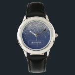 Silver Navy Blue Glitzer Giron Monogram Name Armbanduhr<br><div class="desc">Monogram Name Watch für den silbernen und navy Blue Sparkle Glitzer. Das macht den perfekten 16 Geburtstag,  Hochzeit,  Brautparty,  Jubiläum,  Babydusche oder Junggeselinnen-Abschied Geschenk für jemanden,  der Lieben glamourösen Luxus und schicke Stile.</div>