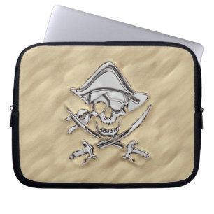 Silver Pirate Skull in der Sand Szene Laptopschutzhülle