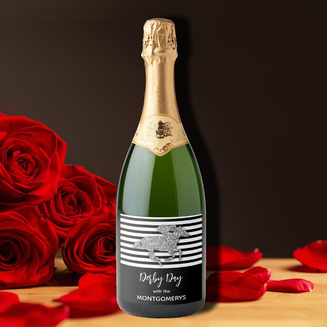 Silver Racehorge auf schwarzen Streifen (Von Creator hochgeladen)