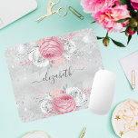 Silver Rosa Blume Glitzer Namenskript Mousepad<br><div class="desc">Ein weibliches Mauspad für Ihr Büro. Ein klassisches Imitat silber aussehender Hintergrund. Dekoriert mit Rosa und Weiß Rosen, Blumen und Imitaten silbernen Glitzer, Glitzern. Personalisieren Sie Ihren Namen und fügen Sie ihn hinzu. Der Name wird mit einem modernen handgeschriebenen Stilskript mit Swashes geschrieben. Um die Swashes behalten, löschen Sie nur...</div>