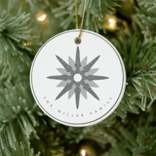 Silver Snowflake Familienname Monogramm & Datum Keramik Ornament