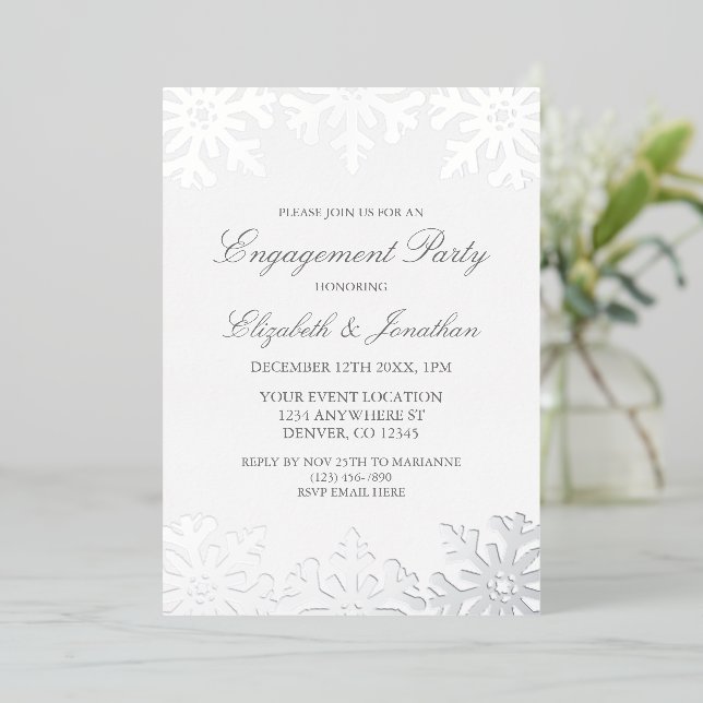 Silver Snowflake Winter Engagement Party Folieneinladung (Stehend vorne)