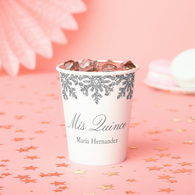 Silver Snowflake Winter Quinceanera Pappbecher (Insitu)