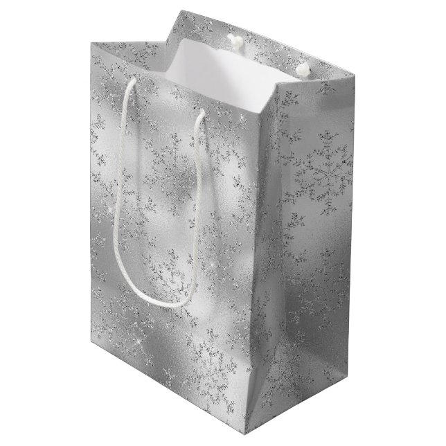 Silver Snowflakes Weihnachten Mittlere Geschenktüte (Vorderseite Schrägansicht)