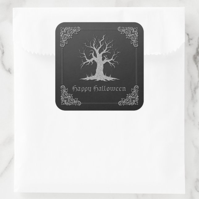 Silver Spooky Tree Halloween Quadratischer Aufkleber (Tasche)