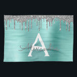 Silver Teal Glitter Brushed Metal Monogram Name Geschirrtuch<br><div class="desc">Silber und Aquamarine Aqua Blue Imitats Foil Metallic Sparkle Glitzer gebürstete Metal Monogram Name und Erstkeküche Handtuch. Das macht den perfekten 16 Geburtstag,  Hochzeit,  Brautparty,  Jubiläum,  Babydusche oder Junggeselinnen-Abschied Geschenk für jemanden,  der Lieben glamourösen Luxus und schicke Stile.</div>