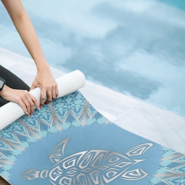 "Silver Turtle Radiance" | Monogram Beach Yogamatte (Von Creator hochgeladen)