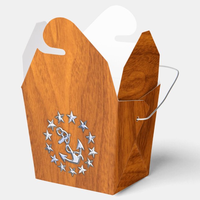 Silver Yacht Flag auf Nautical Teak Wood Print Geschenkschachtel (Geöffnet)