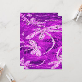Silvery Dragonfliegen auf einer Magenta Medley Einladung