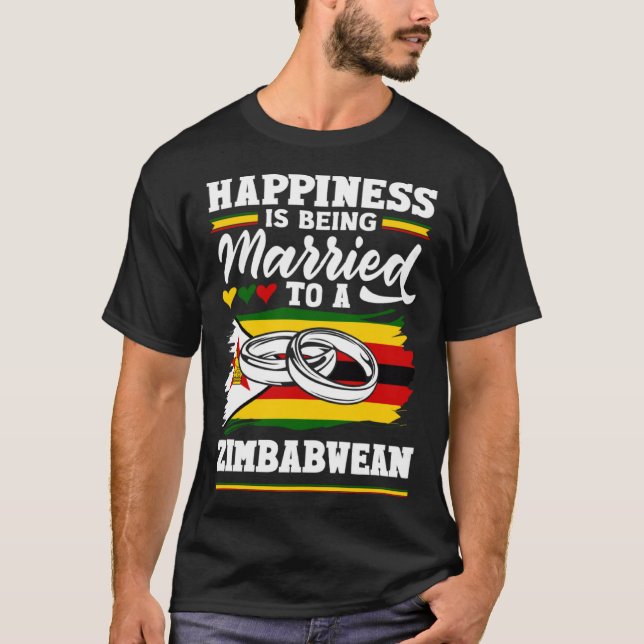 Simbabwische Fahne, die einem Simbabwer Verheirate T-Shirt (Vorderseite)