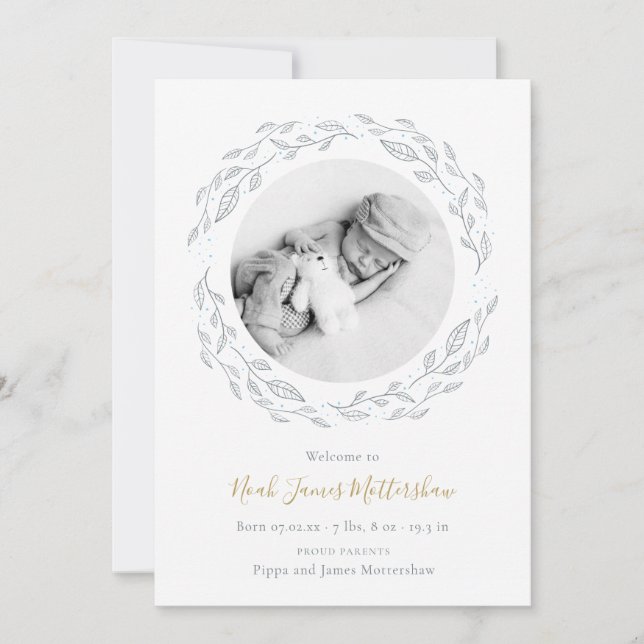 Simple Baby Foto Botanical Garland Boy Birth Ankündigung (Vorderseite)
