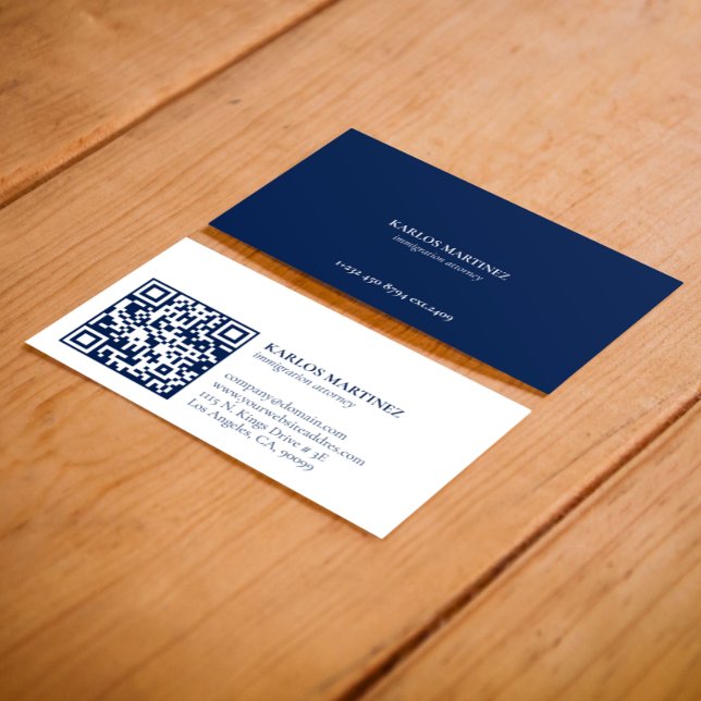 Simple Blue & White Immigration Attorney QR code B Visitenkarte (Von Creator hochgeladen)